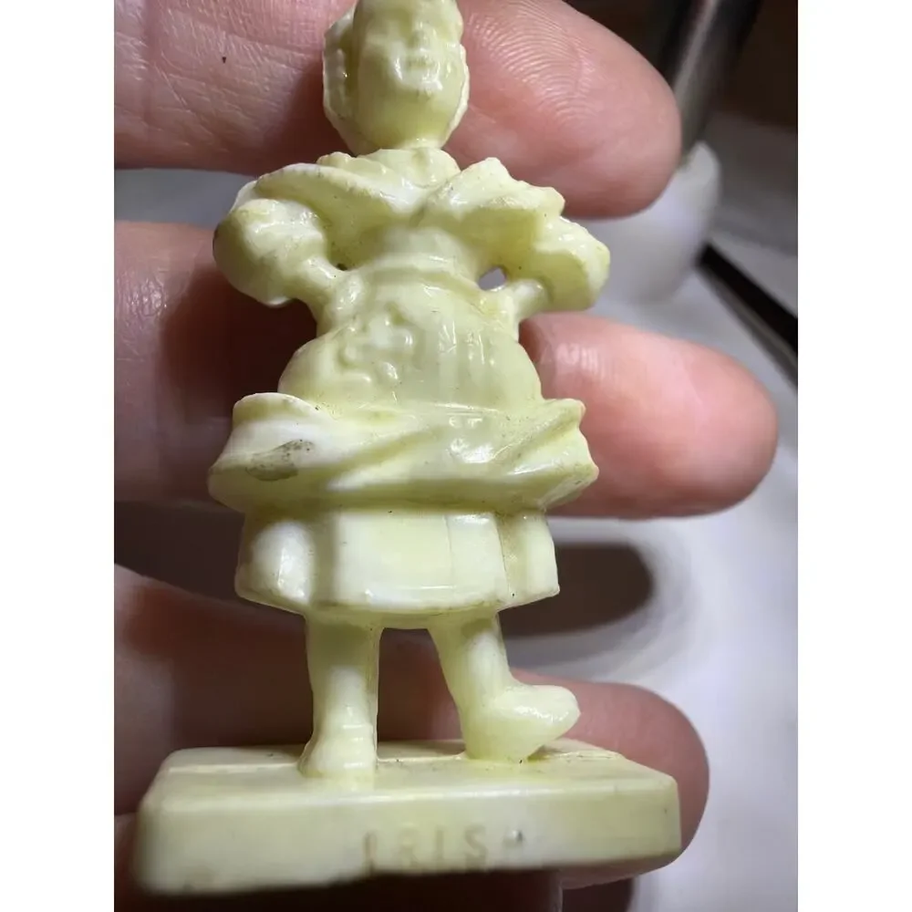 Vintage Irish Girl Plastic Figurine Van Brode Souvenir Statue 2.75